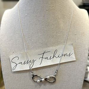 Brand New  Grace & Heart Infinity Pearl Necklace